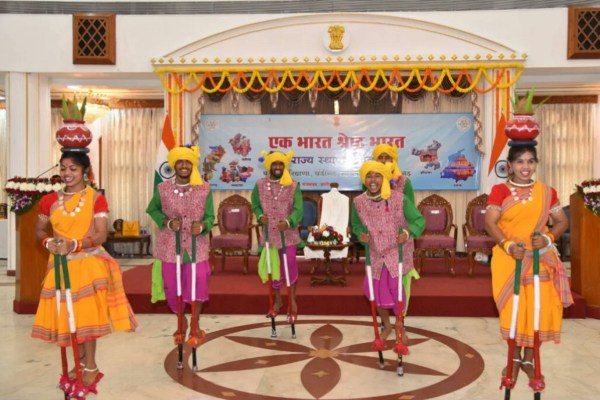 गेड़ी नृत्य