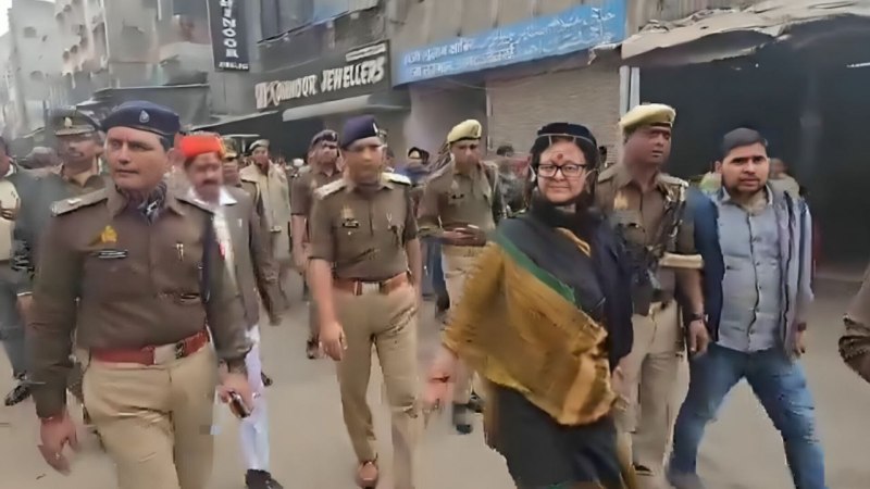 मंदिरों की खोज में कानपुर की मेयर प्रमिला पांडे