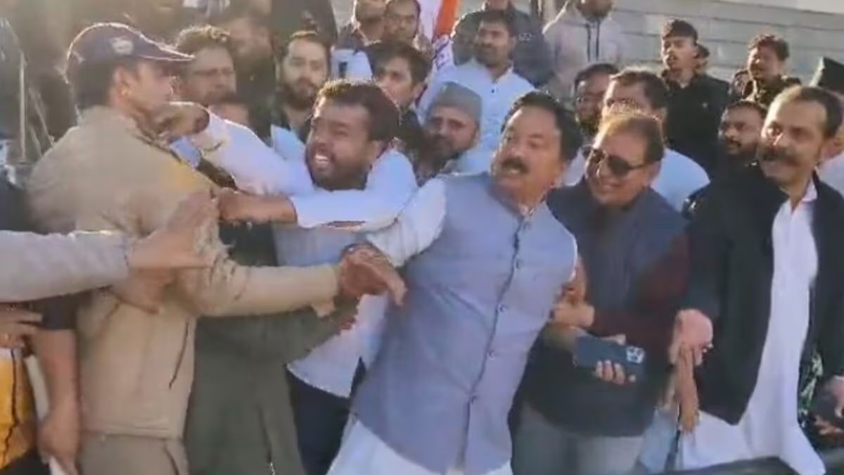 In Dehradun, Congress State President Karan Mehra became intent on beating up journalists