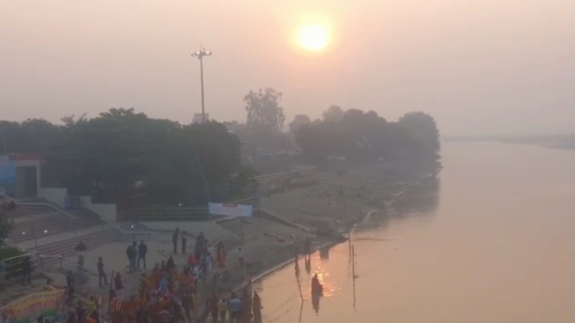 Weather update: IMD ने कड़ाके की ठंड को लेकर जारी किया अलर्ट, न्यूनतम तापमान 5
डिग्री, 12 दिसंबर का मौसम?