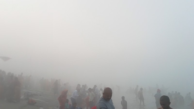 सुबह दिखता है कोहरे का असर