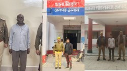 दुष्कर्म के तीन आरोपियों को गिरफ्तार करने में पुलिस को मिली सफलता, गिरफ्तार
आरोपियों में एक की उम्र 52 साल - image