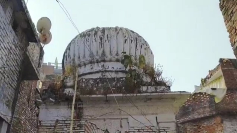 125 साल पुराने मंदिर को किया गया कब्जा मुक्त