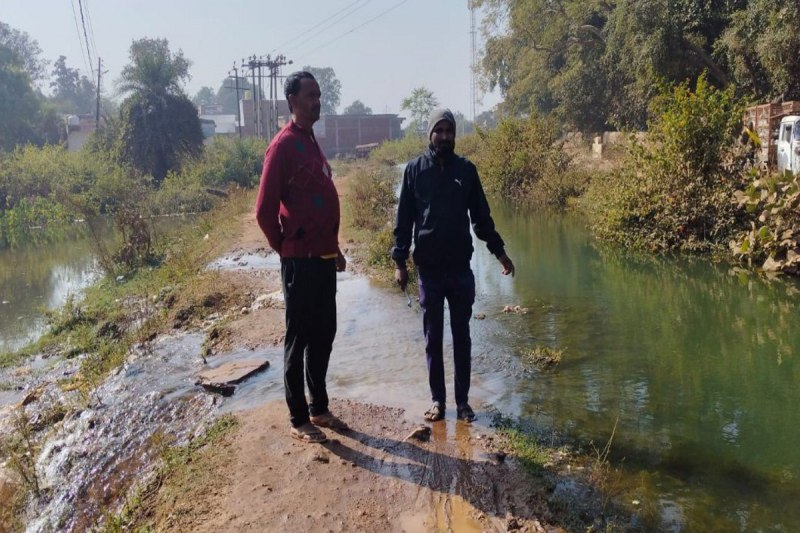 Canals are broken in many places