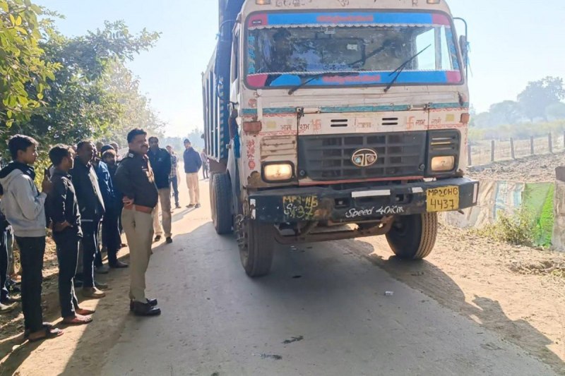 Illegal mining of murum in Patwara
