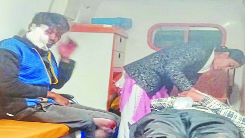 बालोद जिले में हादसों का सिलसिला जारी है। सोमवार व मंगलवार को हुए चार अलग - अलग हादसे में दो लोगों की मौत हो गई। सात लोग गंभीर रूप से घायल हो गए।