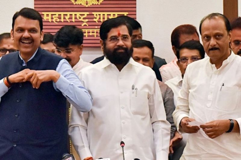Maharashtra Government Formation: महाराष्ट्र में नई सरकार के गठन से पहले फंसा पेच, एनसीपी ने शिवसेना के बराबर मांगी हिस्सेदारी