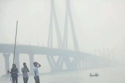 मुंबई की हवा में भी घुला जहर! कई इलाकों में 250 पार AQI, शहर में छाई धुंध - image