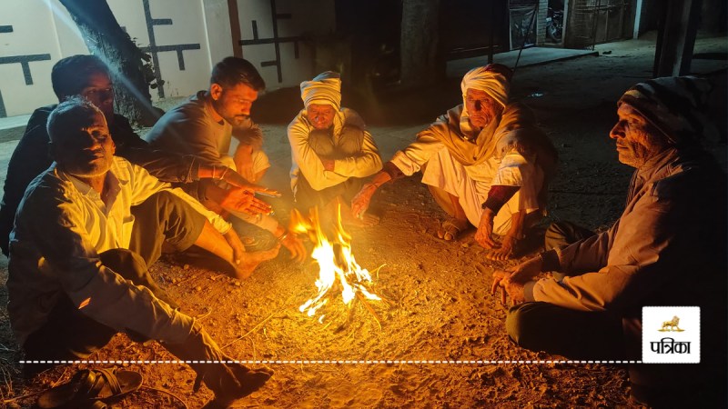 People shivered due to cold wave in Moradabad