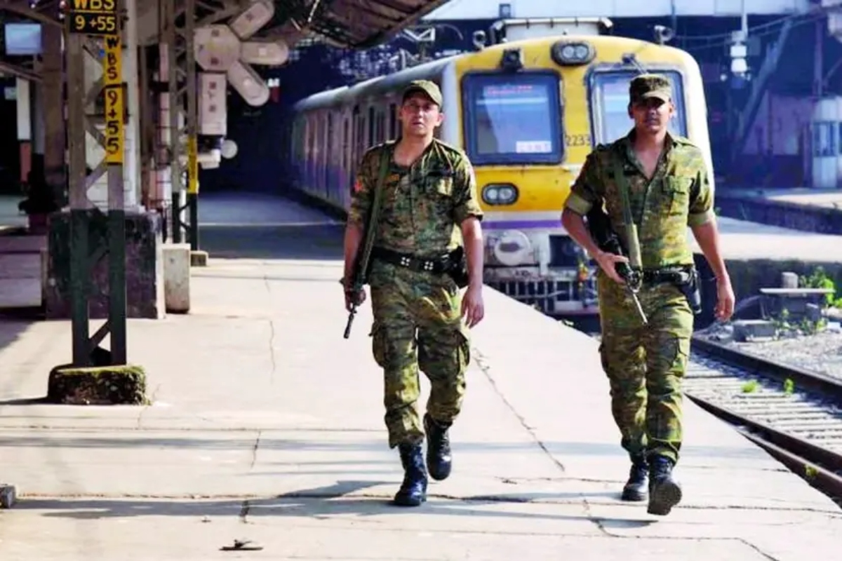 Kalyan station bomb threat