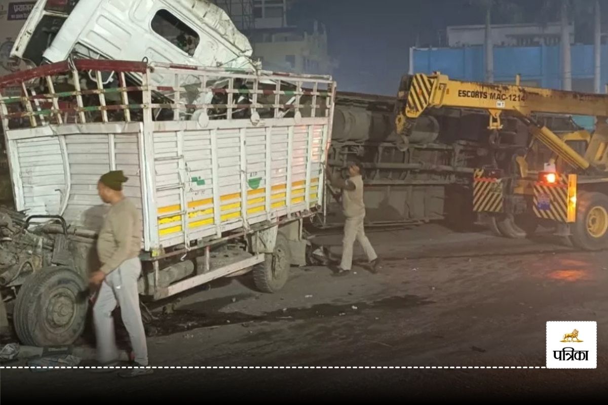 Prayagraj road accident