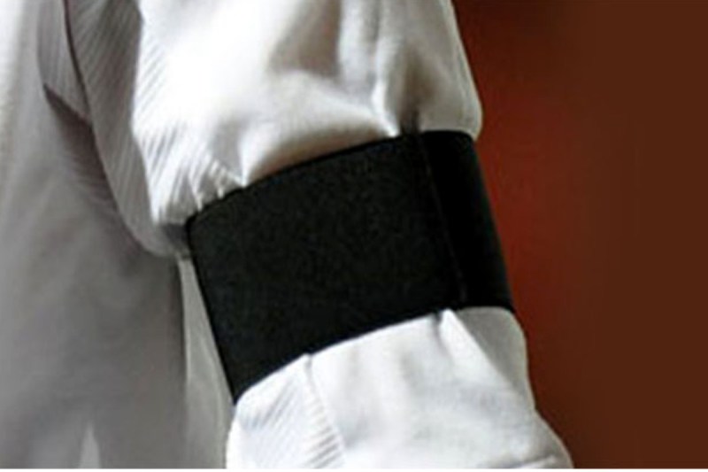 Protest by wearing black bands