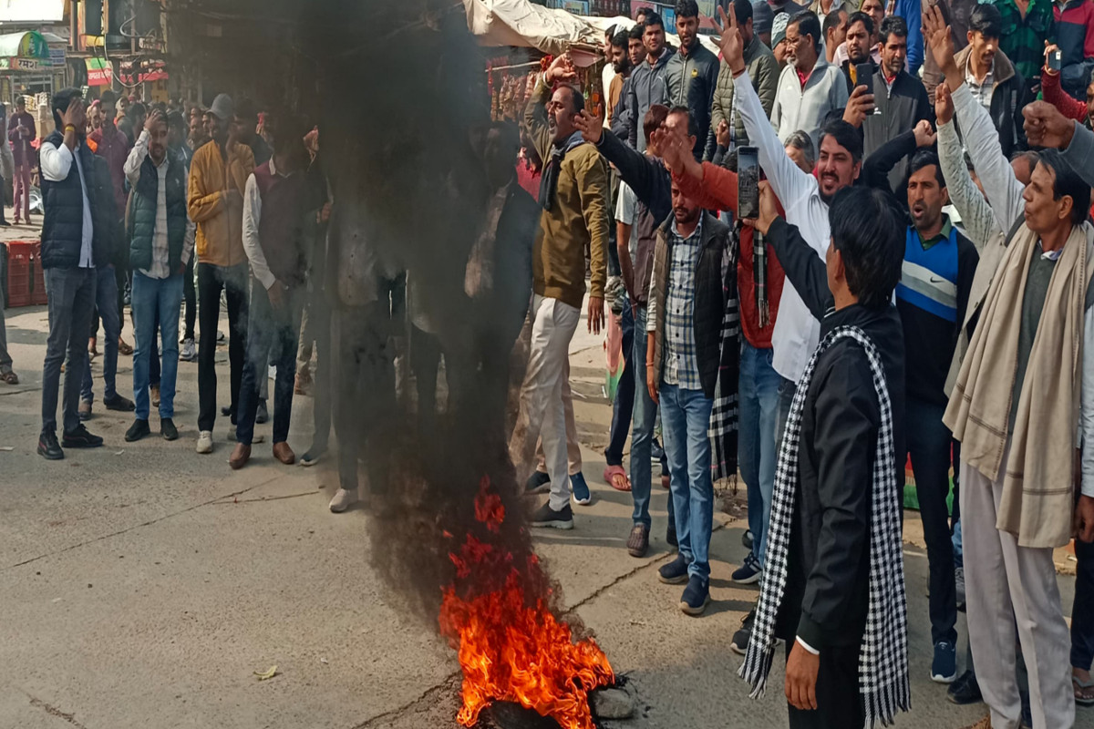 पहले नीमकाथाना को जिला बनाने के लिए, अब जिले को यथावत रखने के लिए संघर्ष कर रहे
हैं लोग