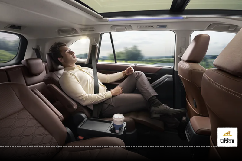 Toyota Innova Hycross