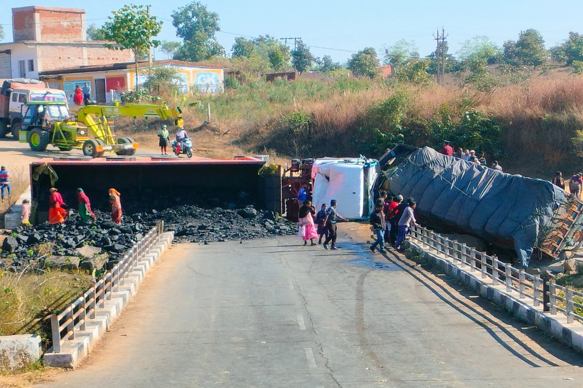 Truck-trailer accident