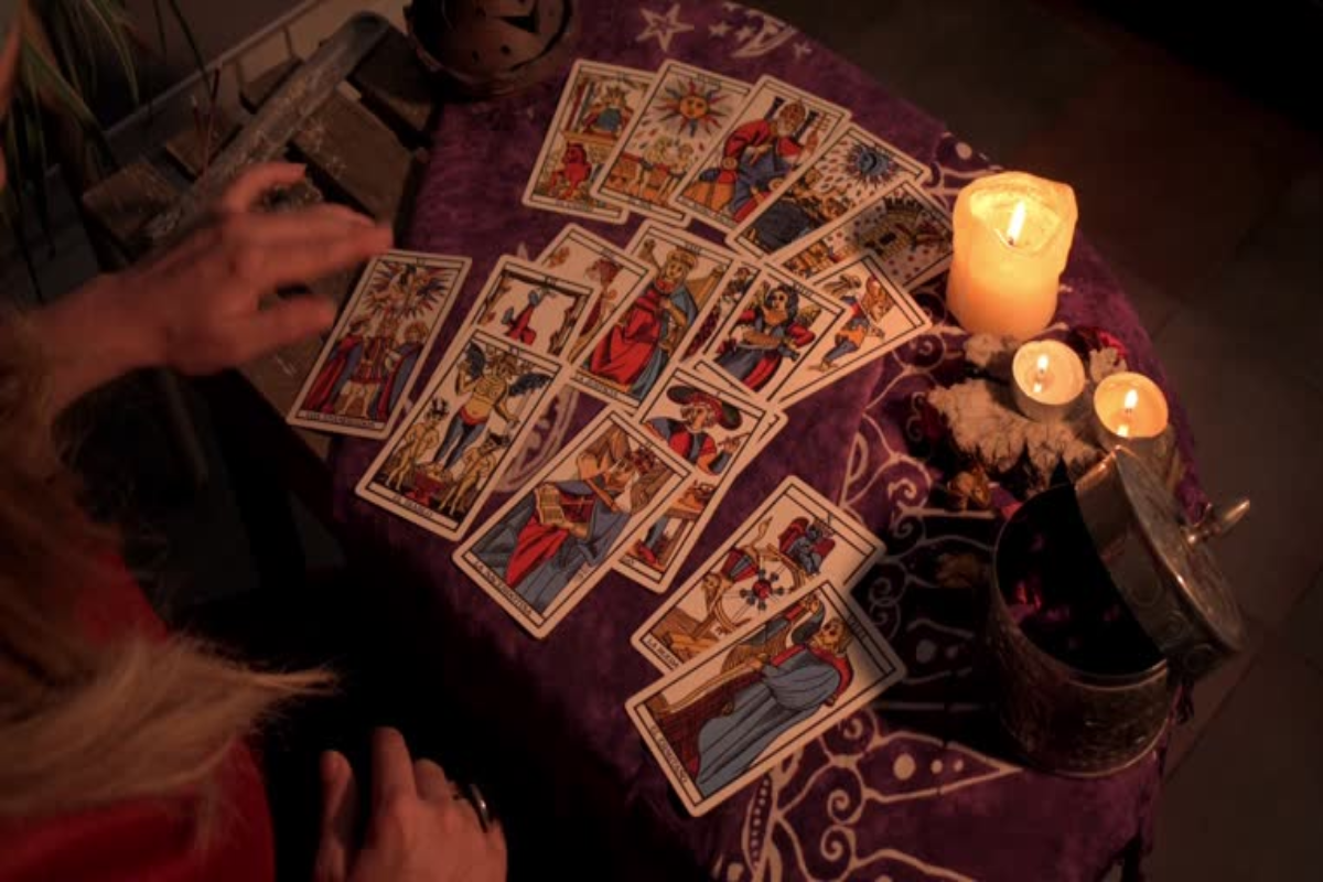 Tarot Rashifal 2025 टैरो राशिफल Video में देखें 2025 के लिए सभी 12