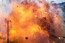 Bomb Blast: देसी बम बनाते वक्त धमाका, 3 लोगों की मौत, कई घायल - image