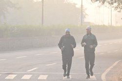 Weather Update : कोहरे और बादलों की ओट में छुपे रहे सूर्यदेव, सर्दी से छूटी
कंपकंपी - image