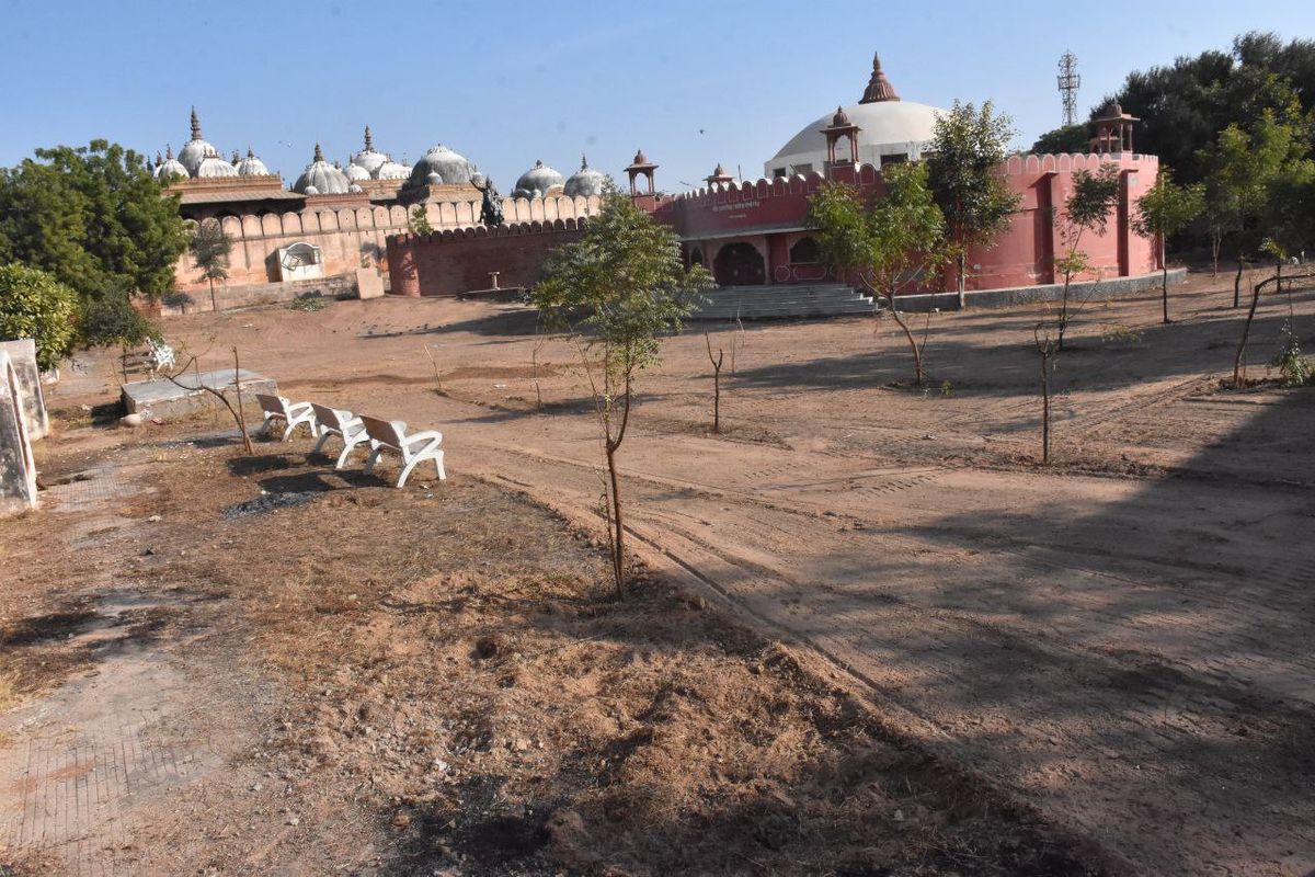 पैनोरमा पर लगे हैं ताले, विद्यार्थी किसके करेंगे दर्शन