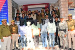 चाय की होटल पर पैसे गिनना पड़ा भारी, व्यापारी से लूटे थे 32 लाख, पुलिस ने 1000
KM का सफर तय कर दबोचा - image