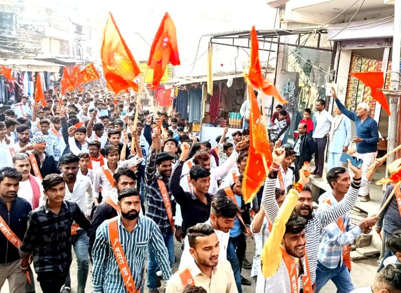 त्रिशूल दीक्षा ग्रहण की, शौर्य संचलन का जगह-जगह स्वागत