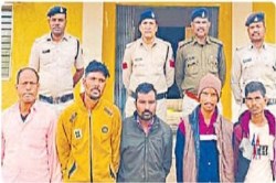 CG Crime: नशे में चूर पिता ने दो साल की बेटी जमीन पर पटका, पांच कर दी धुनाई, हुई
मौत - image