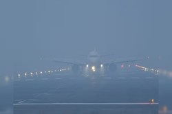 Raipur Airport: एयरपोर्ट पर कोहरे का कहर, कोलकाता सहित तीन फ्लाइटें प्रभावित - image