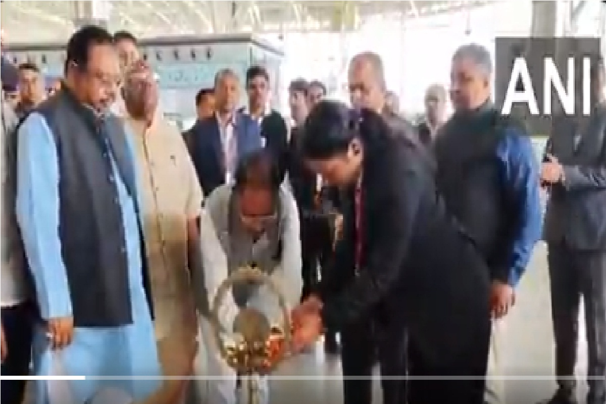 CM साय ने अंबिकापुर और बिलासपुर के लिए उड़ान का किया उद्घाटन, देखें Video…