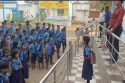 CG School: एक स्कूल ऐसा भी.. प्रेयर के दौरान 20 तक पहाड़ा सुनाना अनिवार्य, देखें
Video - image