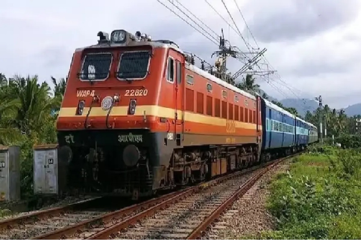 Train Cancelled: रेल यात्रियों को एक बार फिर होगी परेशानी, कोरबा-रायपुर पैसेंजर मेमू आज भी रद्द