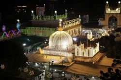 Ajmer Sharif Urs 2024: ख्वाजा मोइनुद्दीन चिश्ती का 813वां उर्स, पहुंचने लगे
जायरीन; कल उतरेगा संदल - image