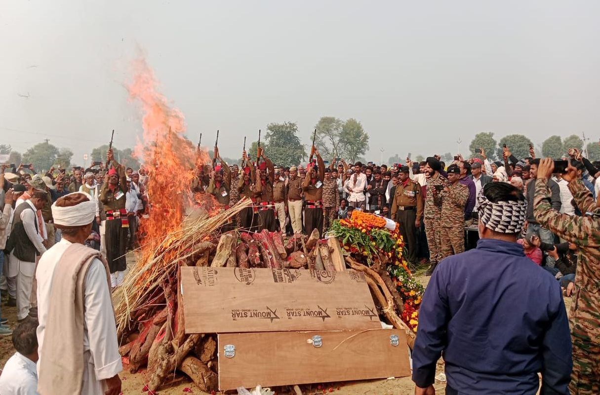 नम आंखों से शहीद जितेंद्र सिंह को दी अंतिम विदाई