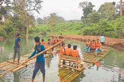 CG Tourism: बस्तर में बैबू राइटिंग का मजा, नए साल में खास बनाएगा नेतानार की
वादियां, जानें कैसे पहुंचे - image