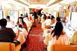 Palace on Wheels: पैलेस ऑन व्हील्स ट्रेन में सफर करने से पहले जान लें ये नियम,
अब नहीं दिखेंगी की ये चीजें - image