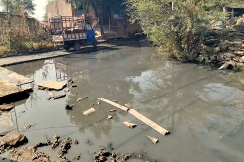 कोडक्या में दो साल से अधूरा सड़क निर्माण कार्य