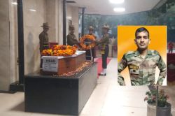 Jhunjhunu soldier martyred: जल्द वापस लौटने का वादा कर गए तीन बच्चों के पिता
शहीद, असम में तैनात थे, गांव में मचा कोहराम - image