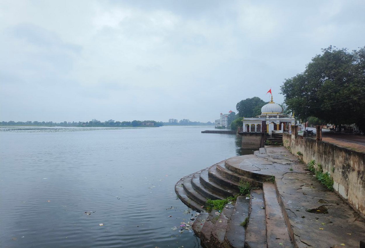 महेंद्र सागर तालाब को संरक्षित करने दायर की पिटीशन हुई स्वीकार, प्रशासन ने गठित
की 9 सदस्यी टीम