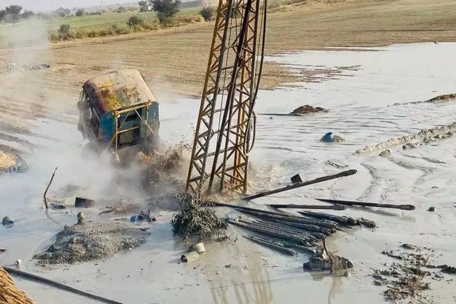 jaisalmer tubewell digging video