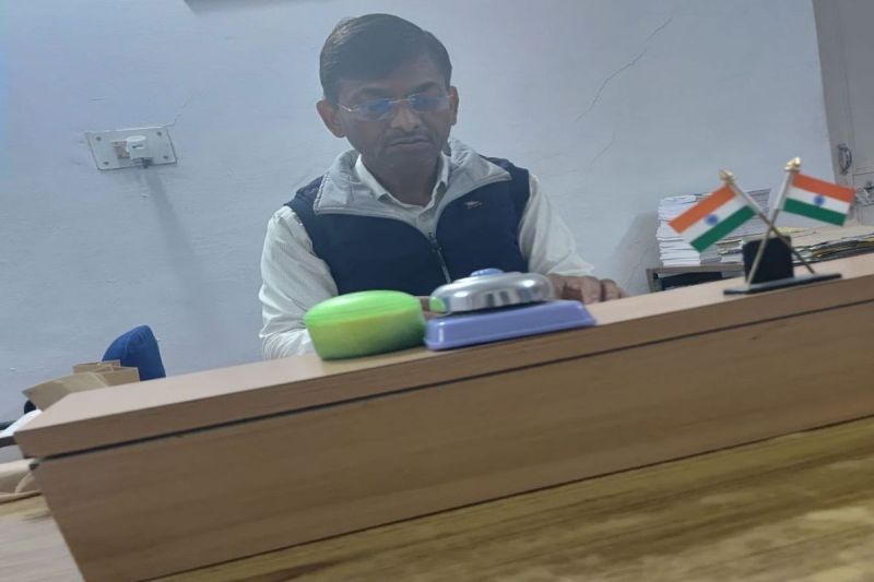 जिला जज के समान वेतनमान व अवकाश लागू करने की मांग