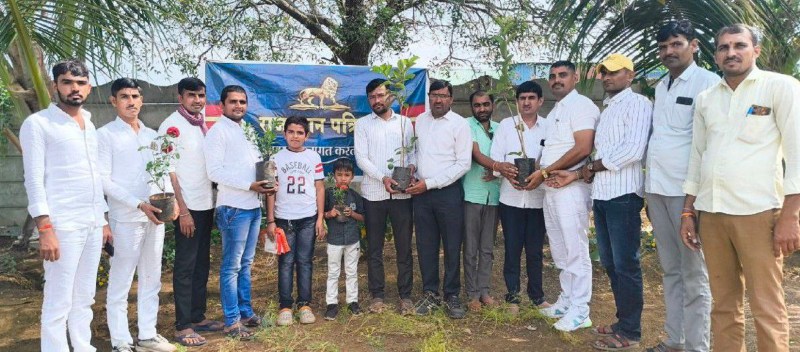 विश्नोई समाज के लोगों ने पौधरोपण करने के साथ ही पौधों के रखरखाव का संकल्प दोहराया।