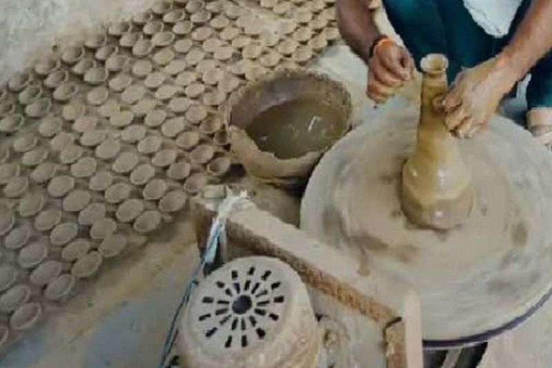 1 thousand people in the state will get free electric wheel and clay kneading machine