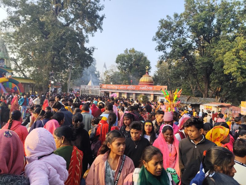 धार्मिक स्थलों में आयोजित किए गए विविध कार्यक्रम