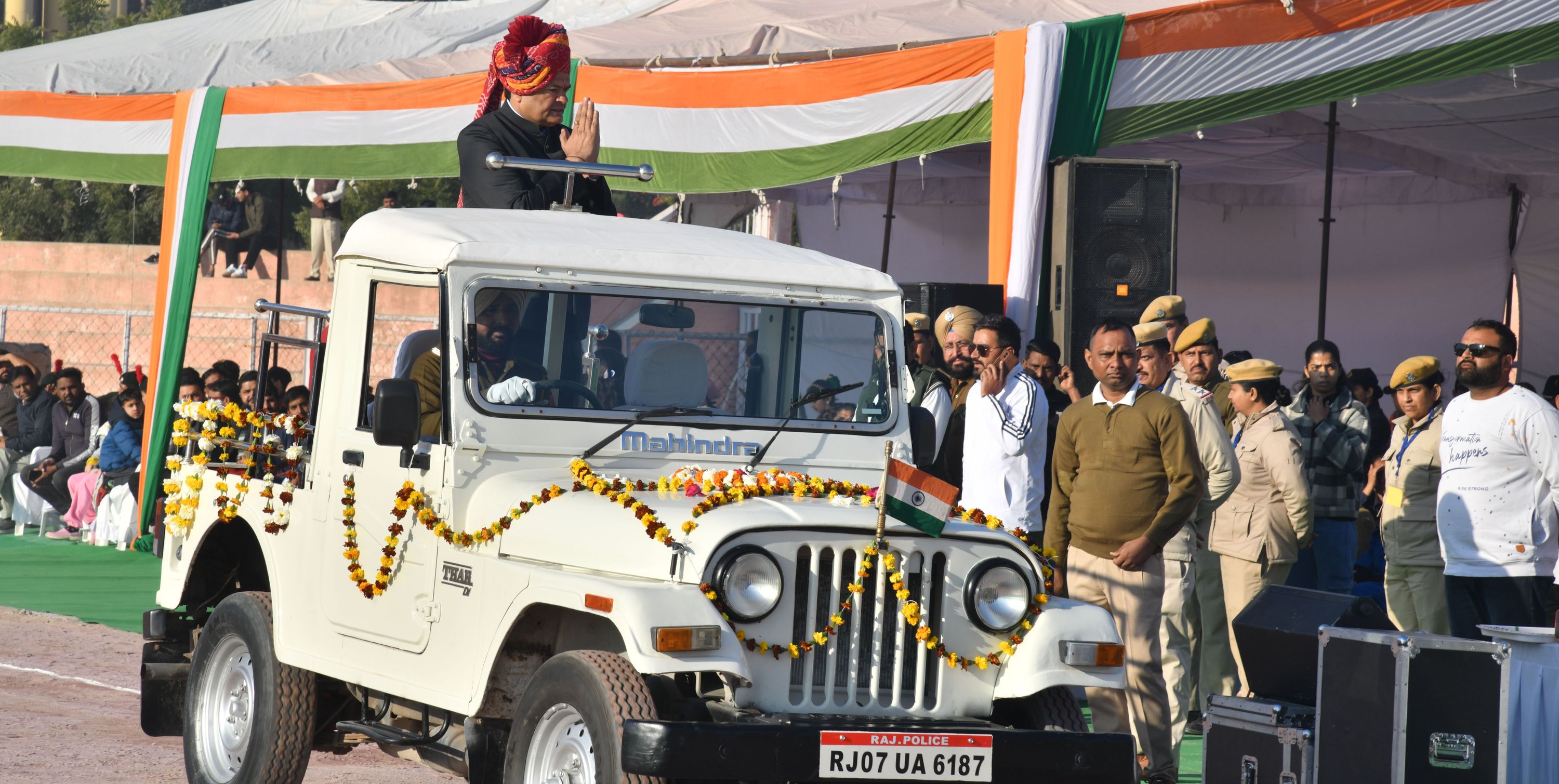 ध्वजारोहण और मार्चपास्ट की सलामी के बाद विद्यार्थियों ने रंगारंग सांस्कृतिक व
देशभक्ति की प्रस्तुतियां