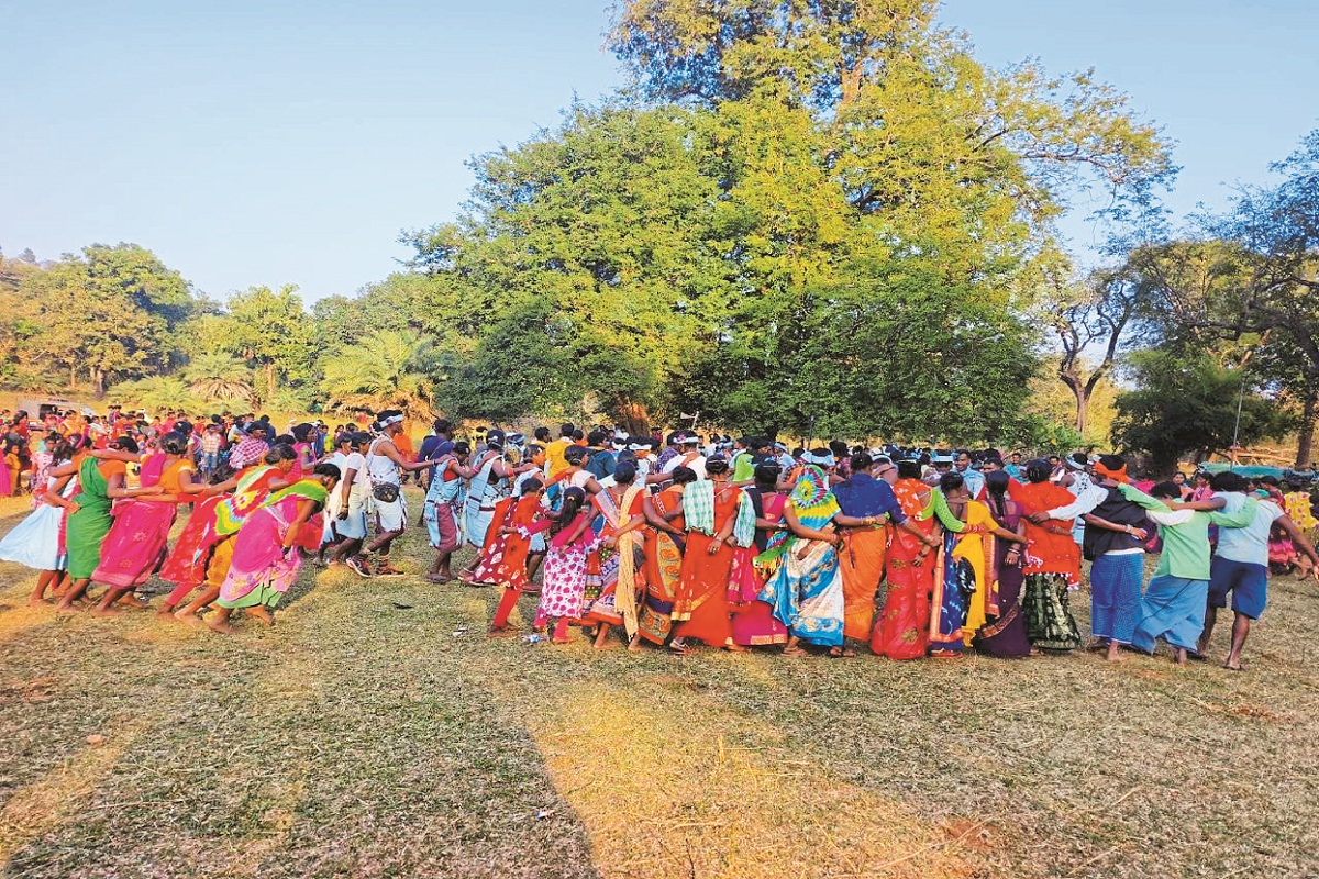 Bastar Diyari Tihar: बस्तर में दियारी तिहार की रौनक… तस्वीरों में देखें यहां की
संस्कृति की अनोखी झलक