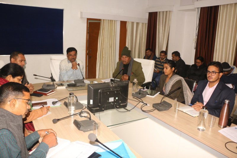 मुख्यमंत्री जन कल्याण पर्व में लगाए जा रहे शिविरों की प्रगति की कलेक्टर ने की समीक्षा