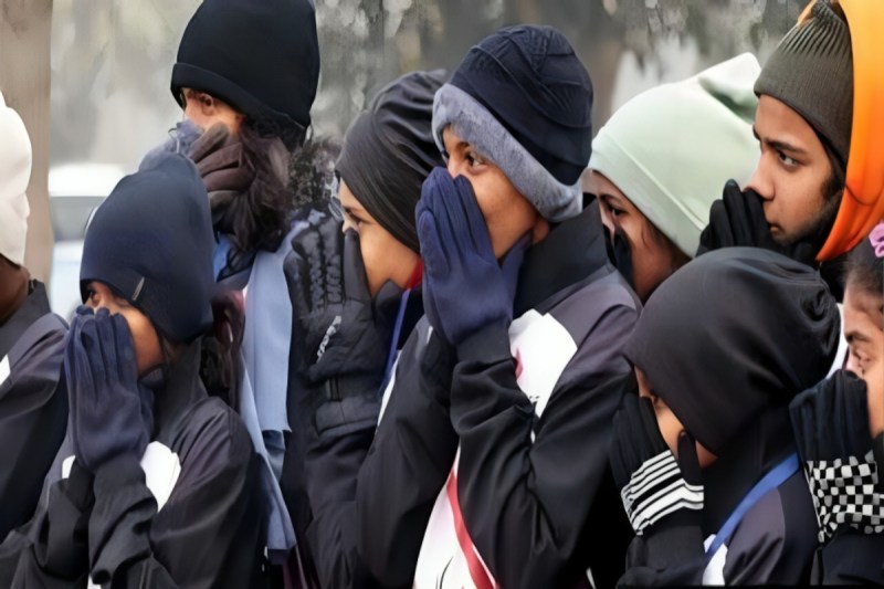 लखनऊ डीएम का आदेश: ऑनलाइन कक्षाओं की छूट, कक्षा 9-12 के लिए विशेष निर्देश