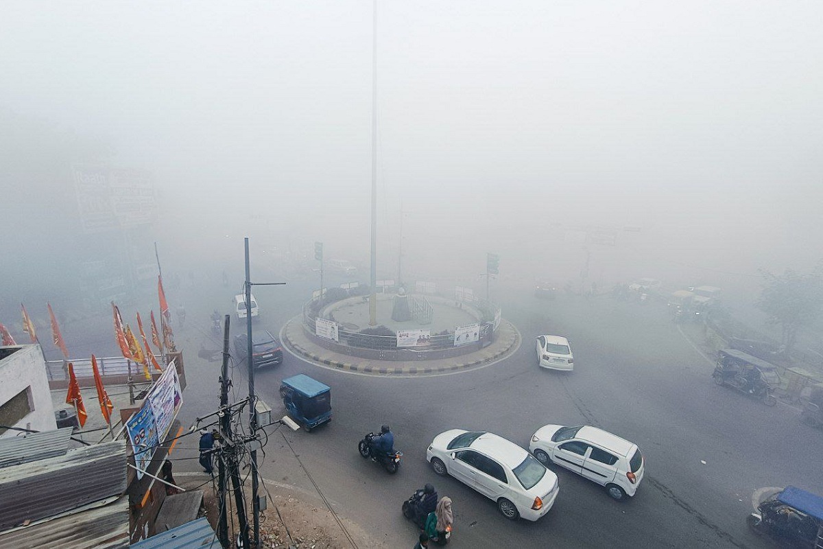 Rajasthan Weather : जयपुर में आज सुबह छाया हल्का कोहरा, बादलों के बावजूद ठिठुरन
बढ़ी