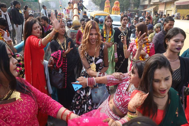 अखिल भारतीय किन्नर सम्मेलनआयोजित,शहर में निकाली शोभायात्रा All India Kinnar Conference organized, procession taken out in the city
