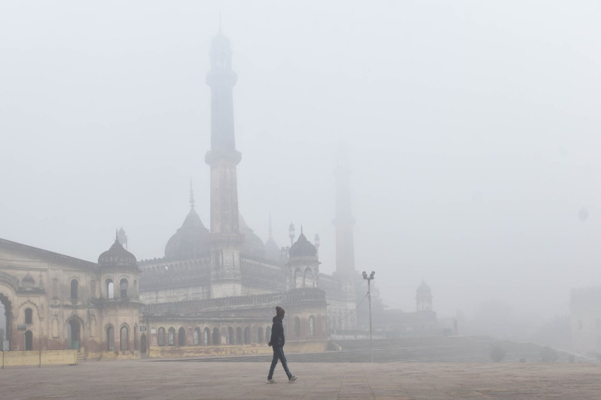 UP Rain And Fog Alert: मौसम का बदलेगा मिजाज: फिर होगी बारिश, जानें पूरी जानकारी