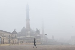 UP Rain And Fog Alert: मौसम का बदलेगा मिजाज: फिर होगी बारिश, जानें पूरी जानकारी - image